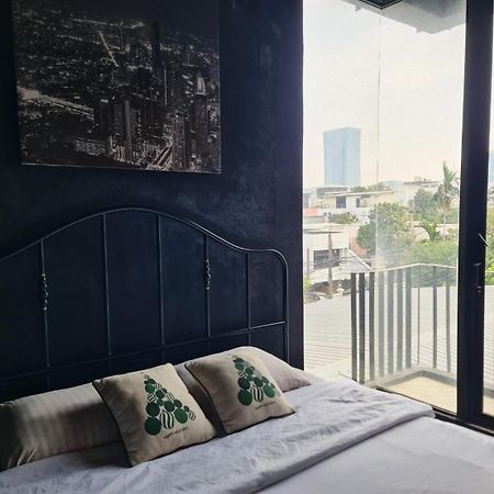 The Local Ari Vandrarhem Bangkok Exteriör bild
